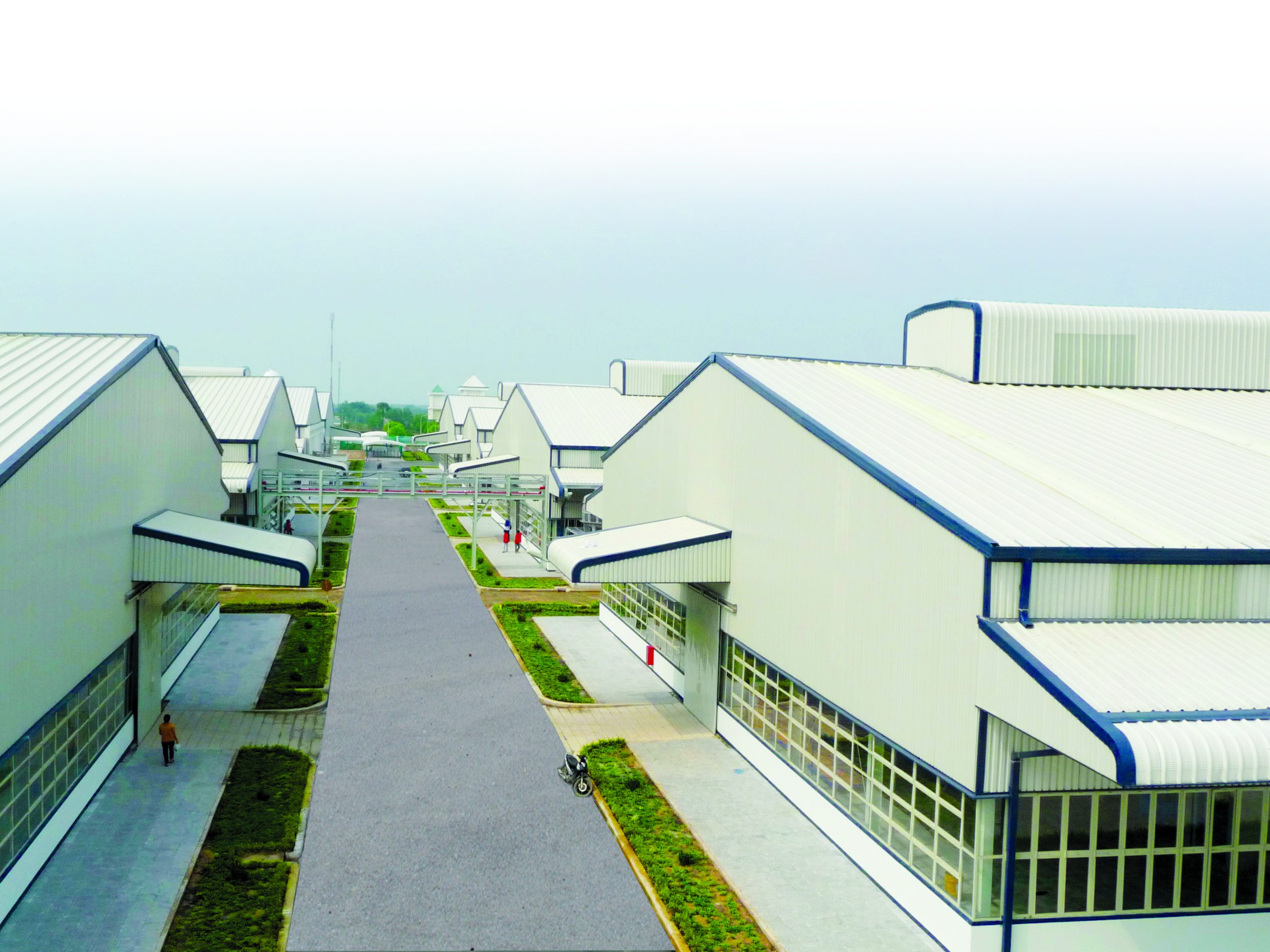 Tôn sàn deck là vật liệu không thể thiếu trong thi công nhà khung thép