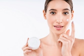 Da khô cần được cấp ẩm cao 