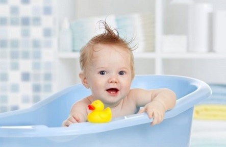 Muốn tóc bé mọc nhiều nên chăm thường xuyên