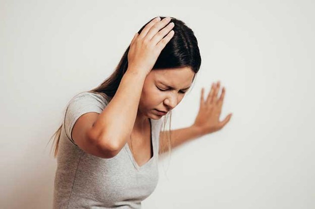Thường xuyên đau đầu chóng mặt là do đâu?
